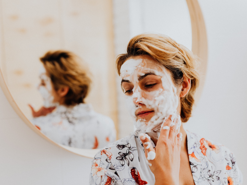  افضل كريم طبيعي لتفتيح البشرة