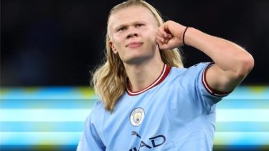 إيرلينج هالاند مهاجم مانشستر سيتى الإنجليزى