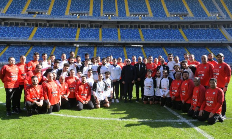 السيسي يزور معسكر منتخب مصر